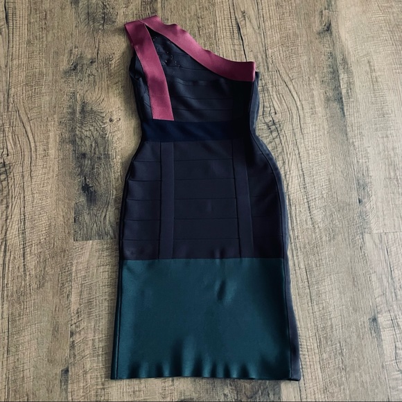 Herve Leger Bodycon Rose one shoulder Bandage dress Fitted size medium - Picture 4 of 11